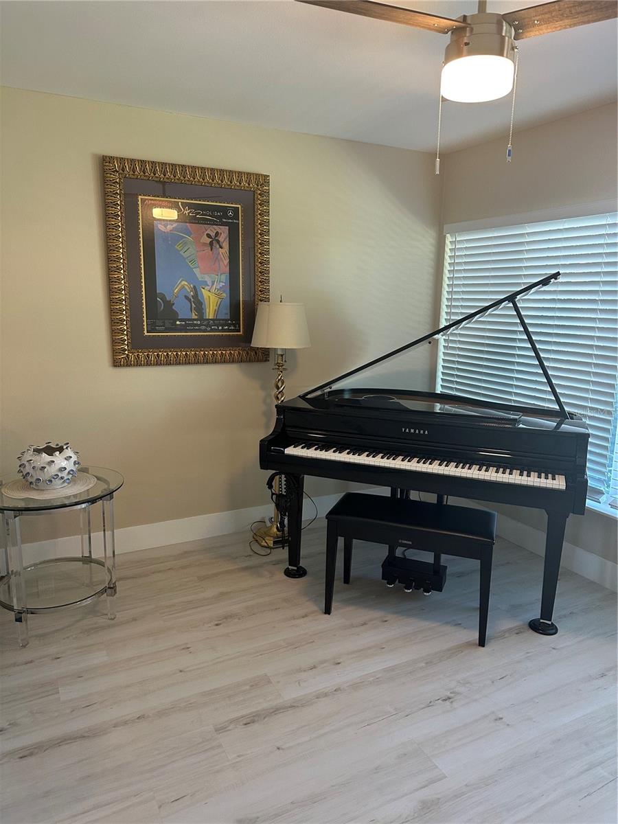 Image 49 of 54 For 19029 Us Highway 19 N 21e