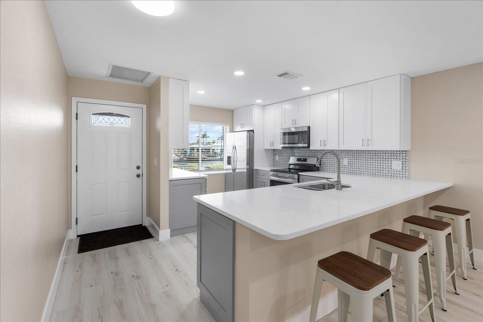 Image 5 of 54 For 19029 Us Highway 19 N 21e