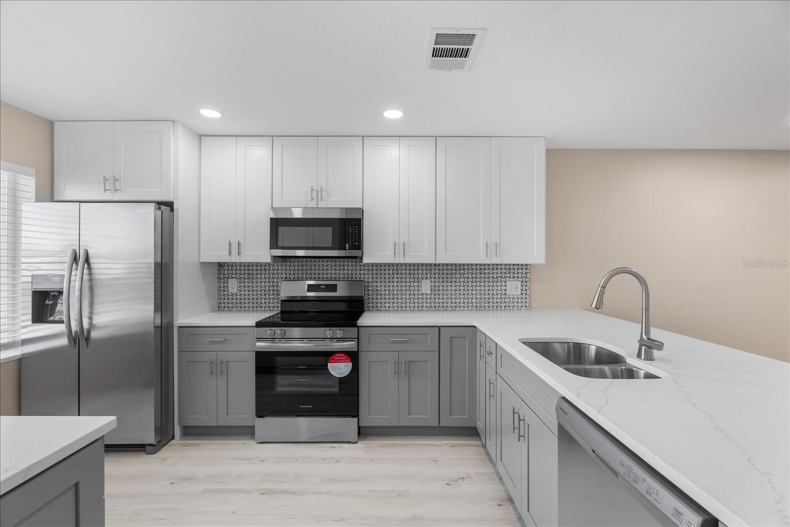 Image 8 of 54 For 19029 Us Highway 19 N 21e