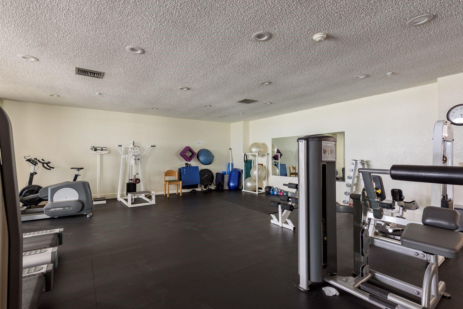 Listing photo id 27 for 6287 Bahia Del Mar Circle 1202