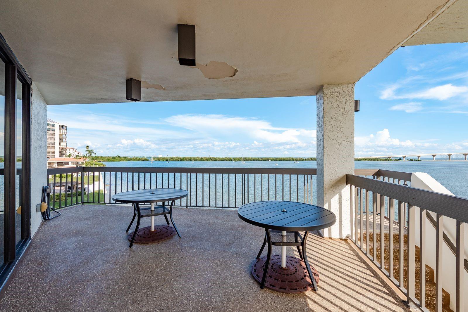 Listing photo id 30 for 6287 Bahia Del Mar Circle 1202