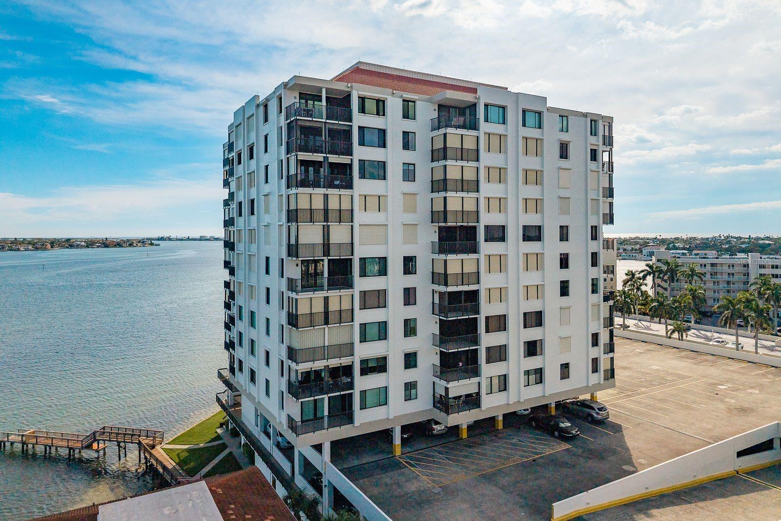 Listing photo id 31 for 6287 Bahia Del Mar Circle 1202