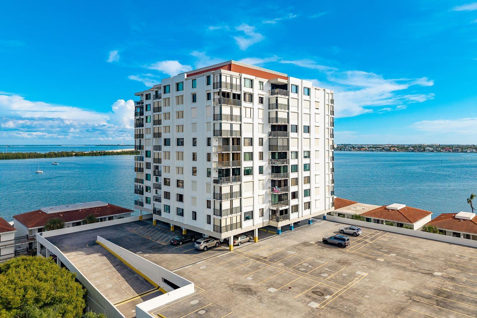 Listing photo id 38 for 6287 Bahia Del Mar Circle 1202