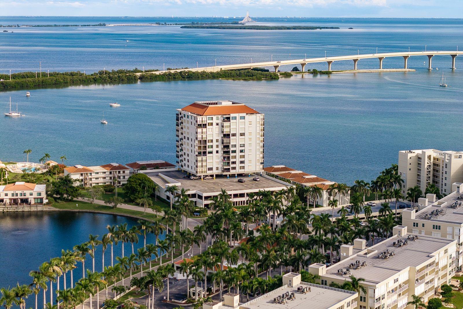 Listing photo id 40 for 6287 Bahia Del Mar Circle 1202