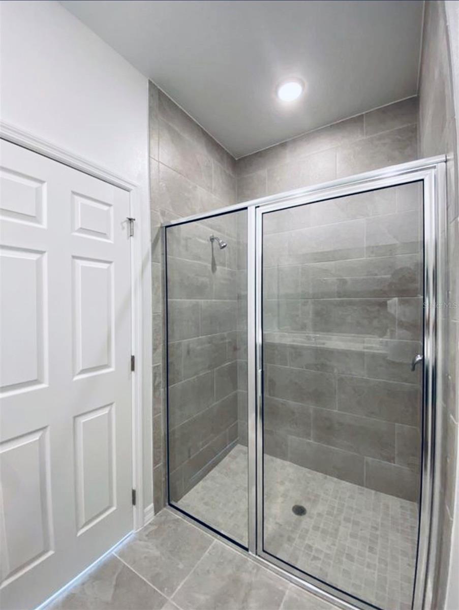 Image 10 of 36 For 2668 Spider Lily Court