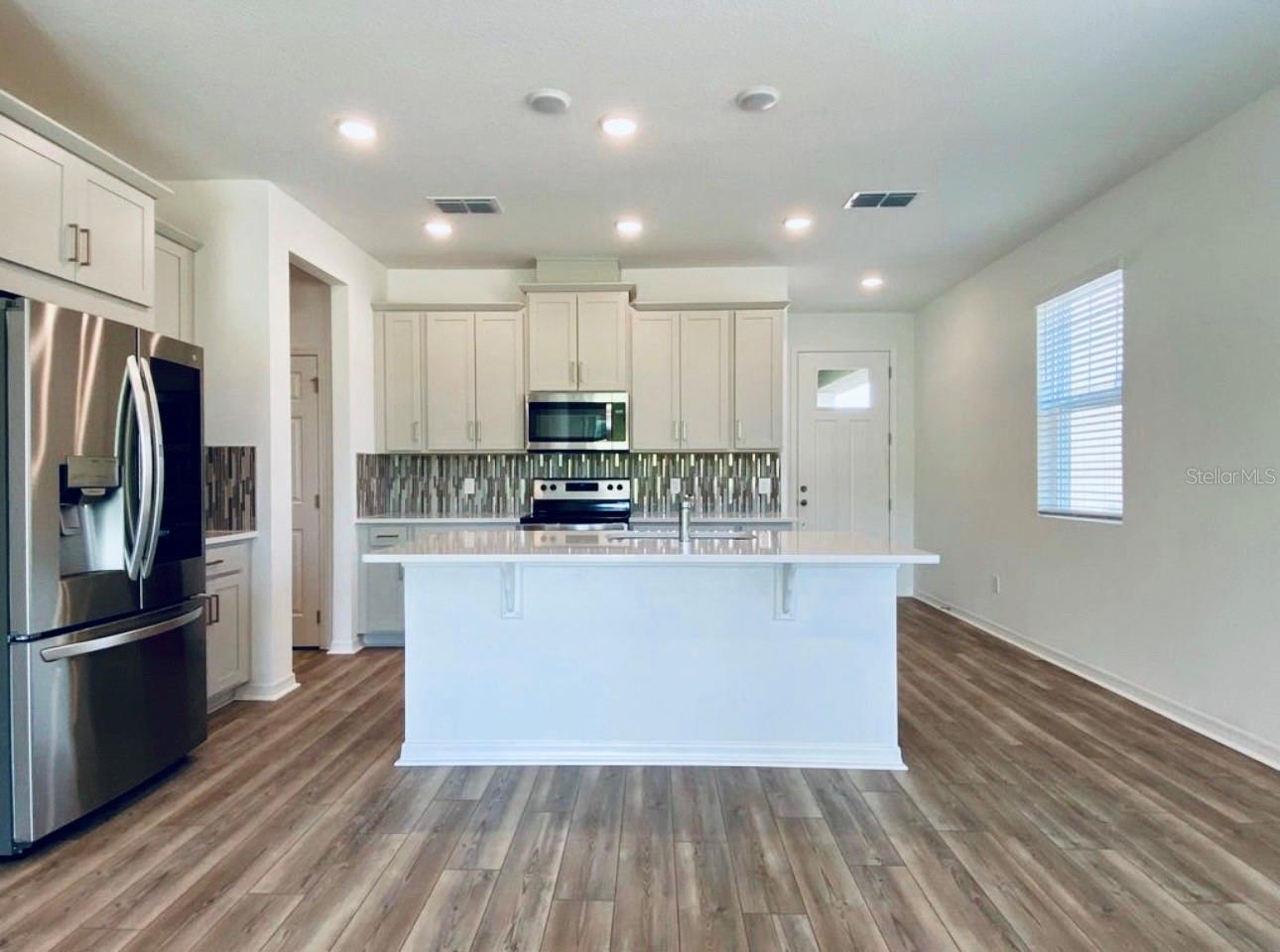 Image 2 of 36 For 2668 Spider Lily Court