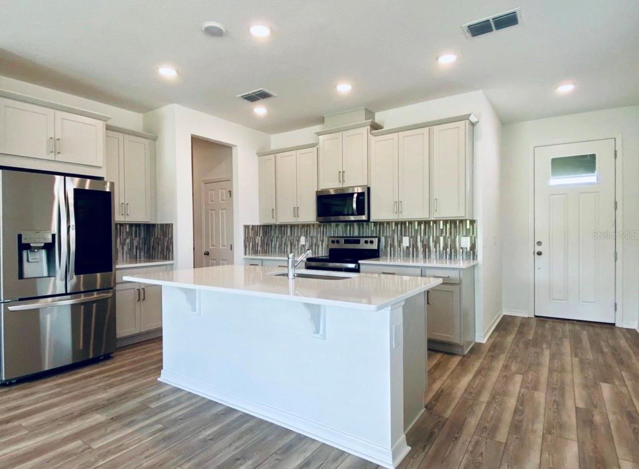 Image 3 of 36 For 2668 Spider Lily Court