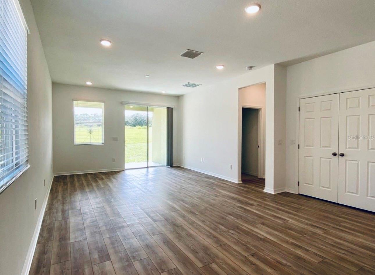 Image 5 of 36 For 2668 Spider Lily Court