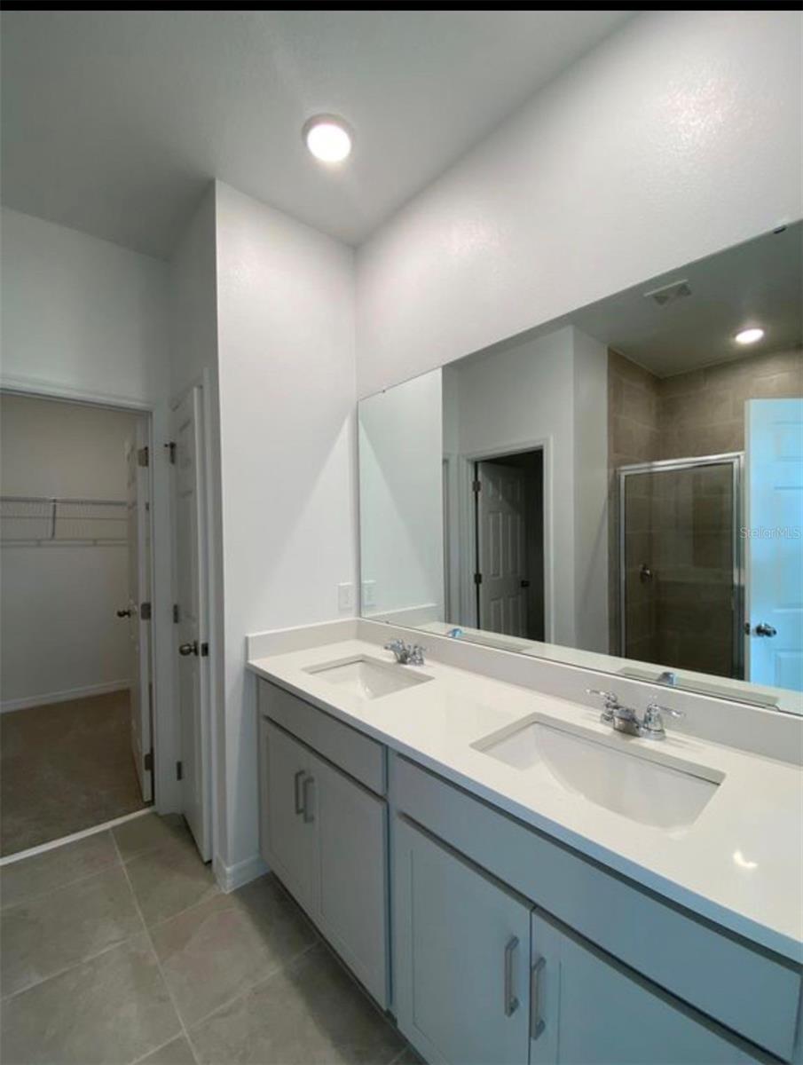 Image 9 of 36 For 2668 Spider Lily Court