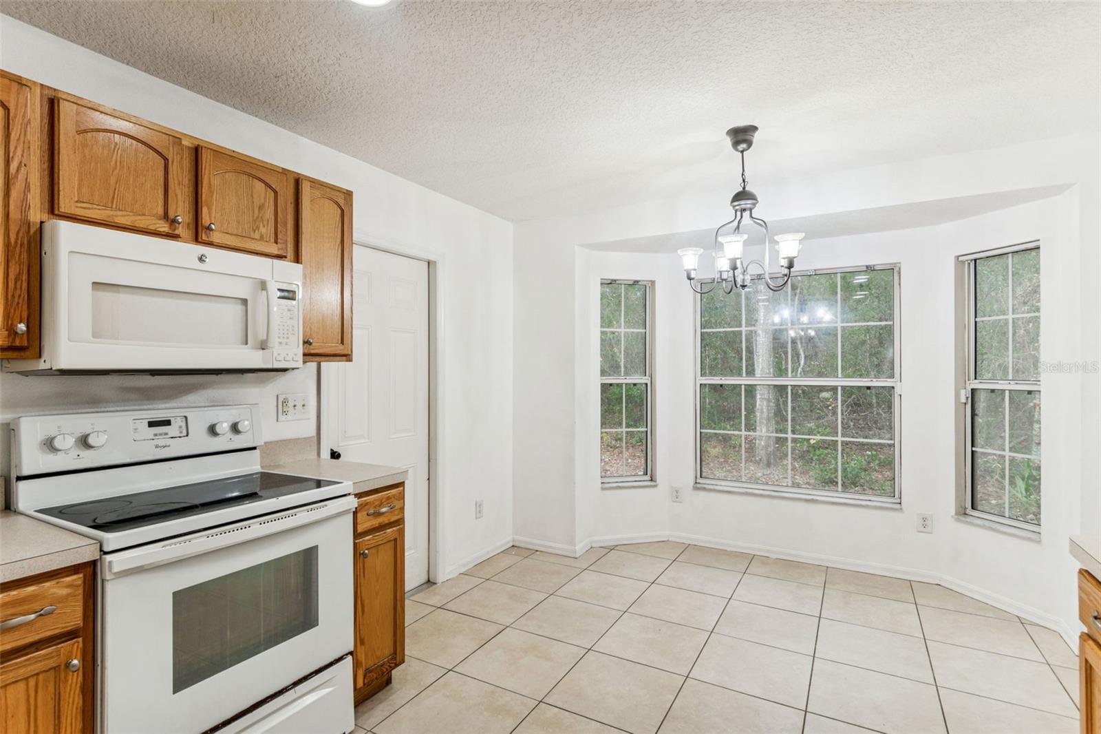 Image 11 of 25 For 14 Charles Avenue