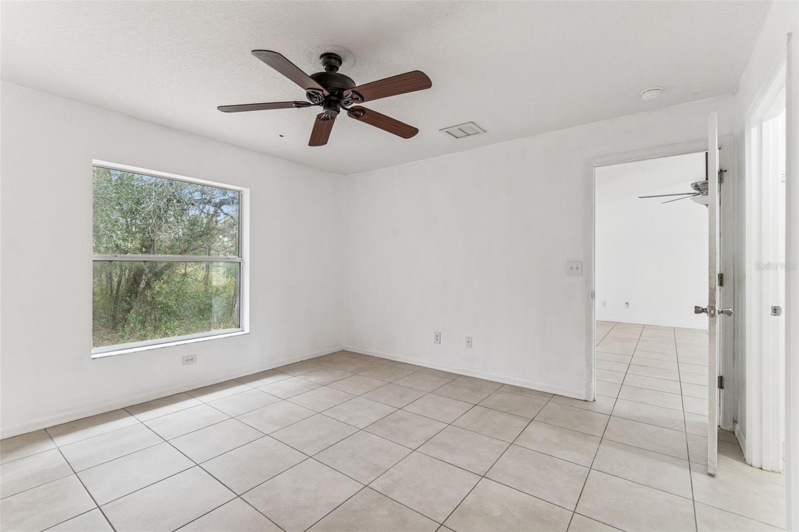 Image 21 of 25 For 14 Charles Avenue