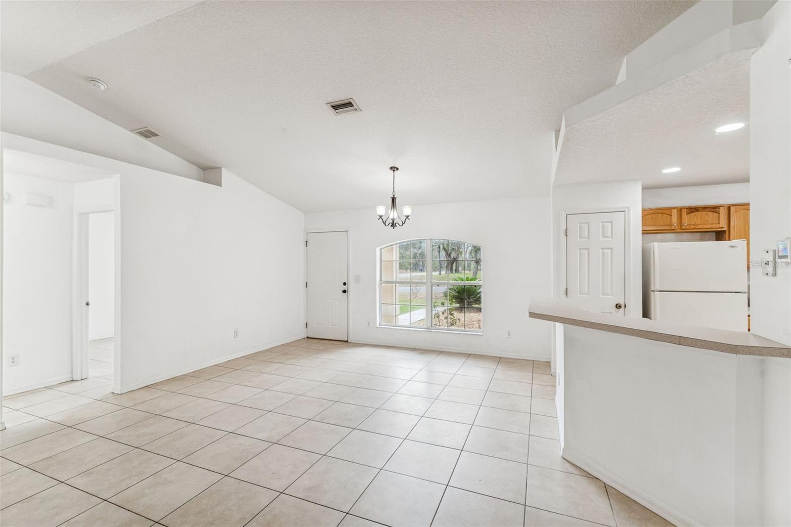 Image 6 of 25 For 14 Charles Avenue