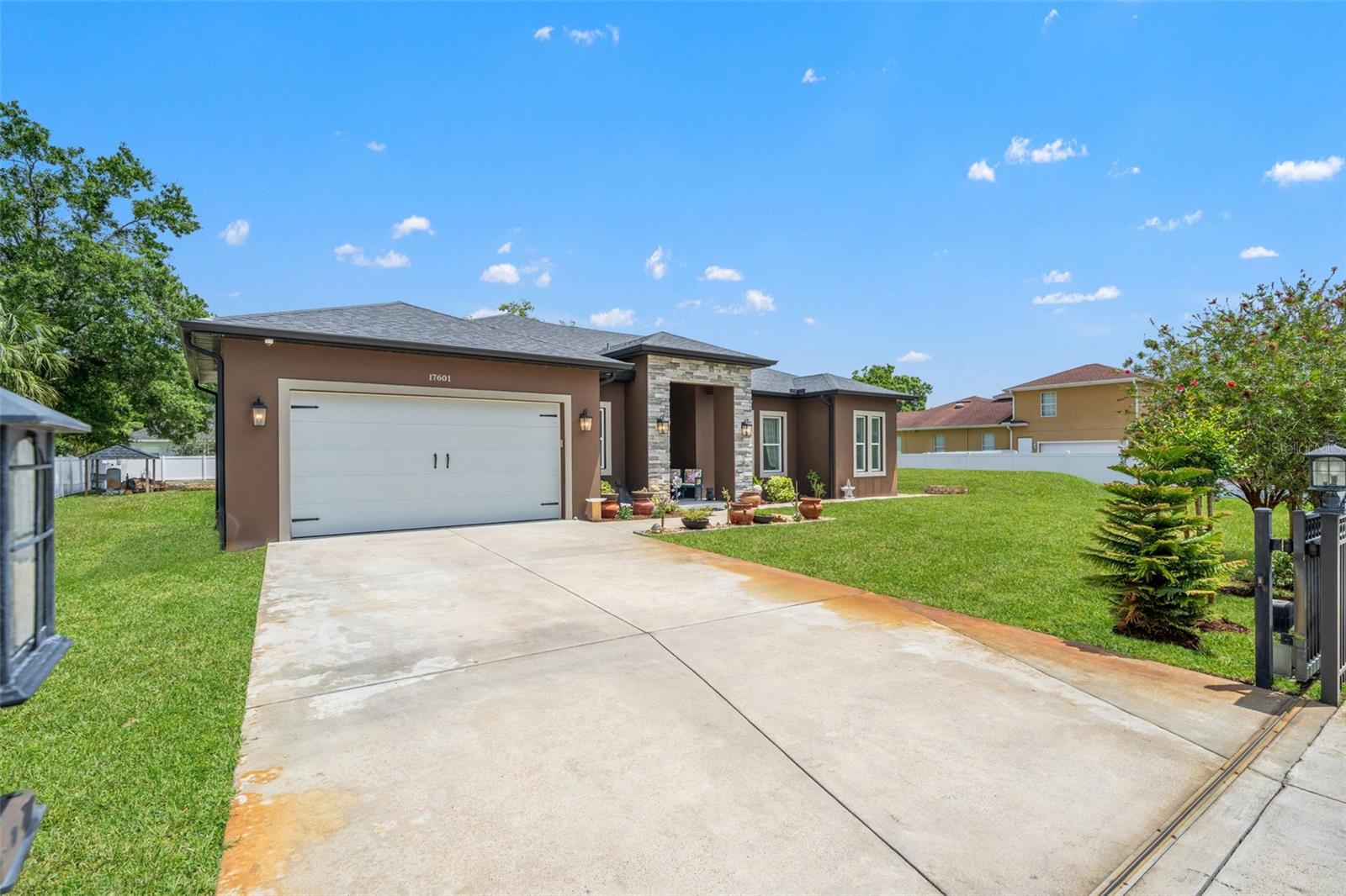 Image 4 of 48 For 17601 Hanna Road