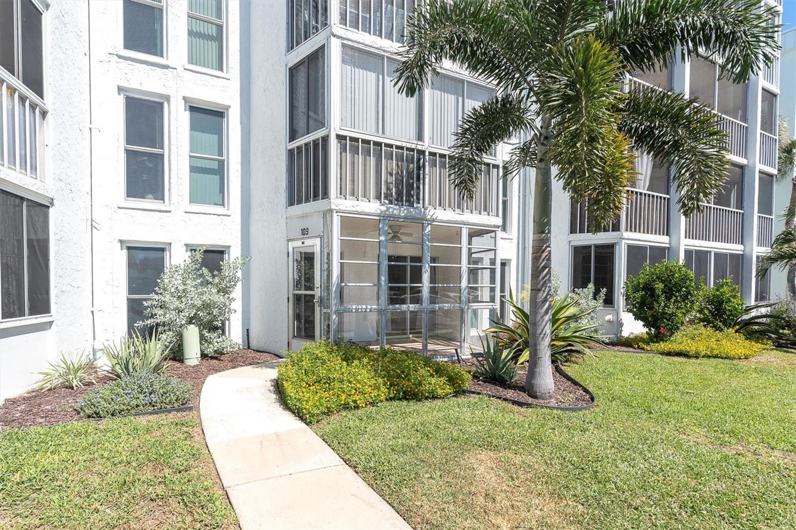 Image 26 of 49 For 4902 38th Way S 109