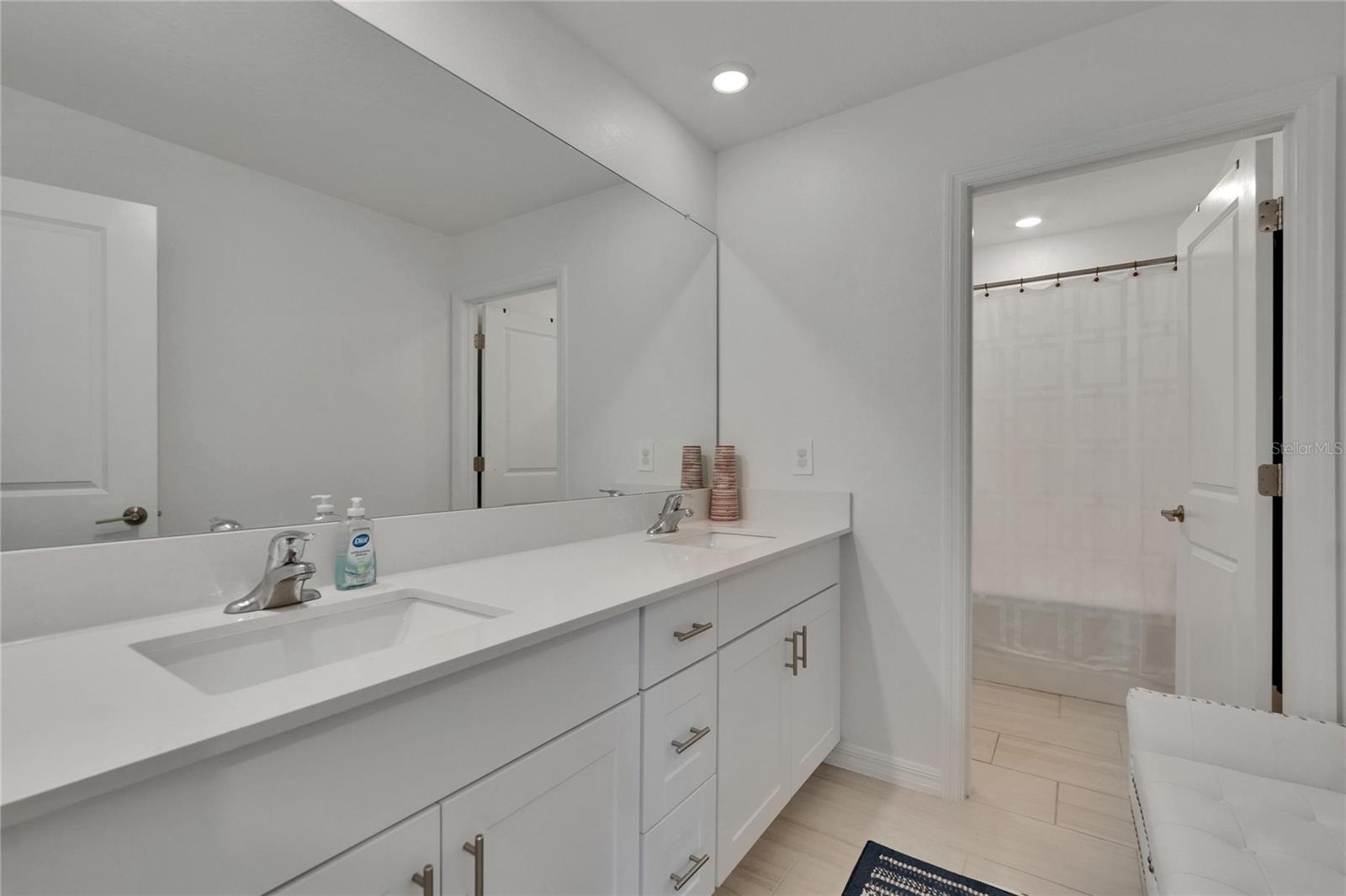 Image 25 of 29 For 34780 Rainville Loop