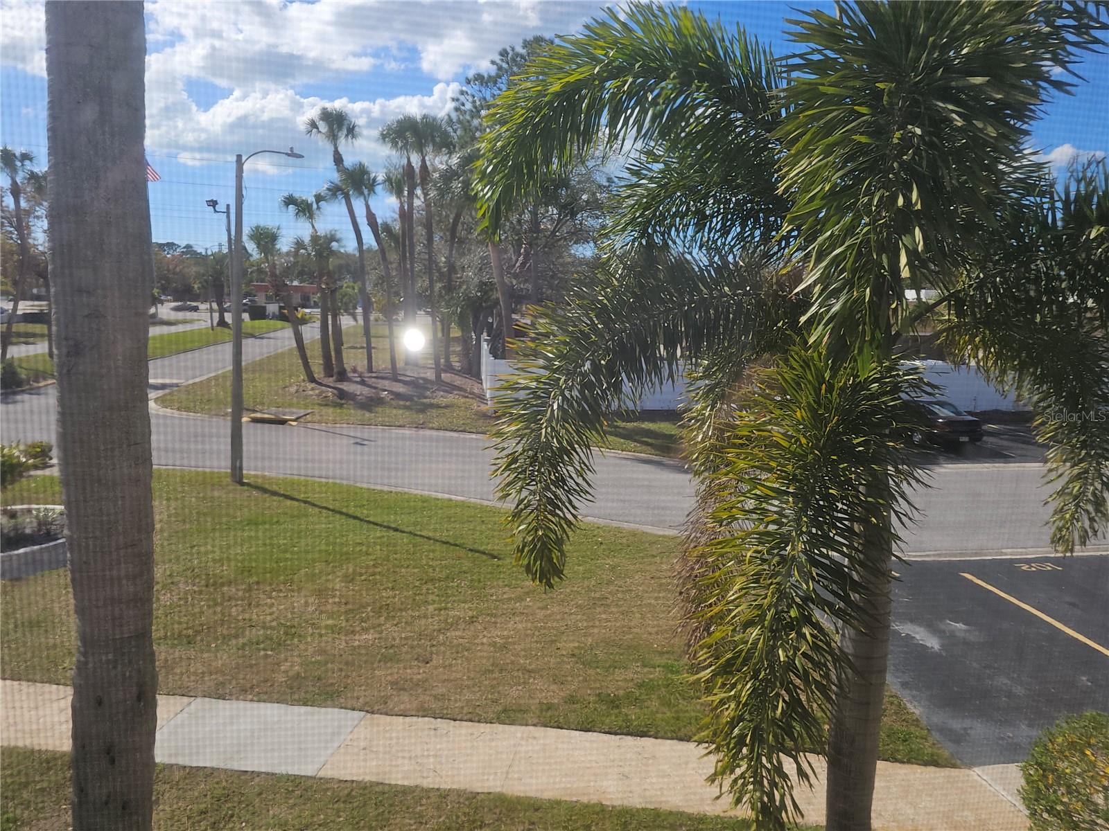 Image 19 of 24 For 7701 Starkey Road 102