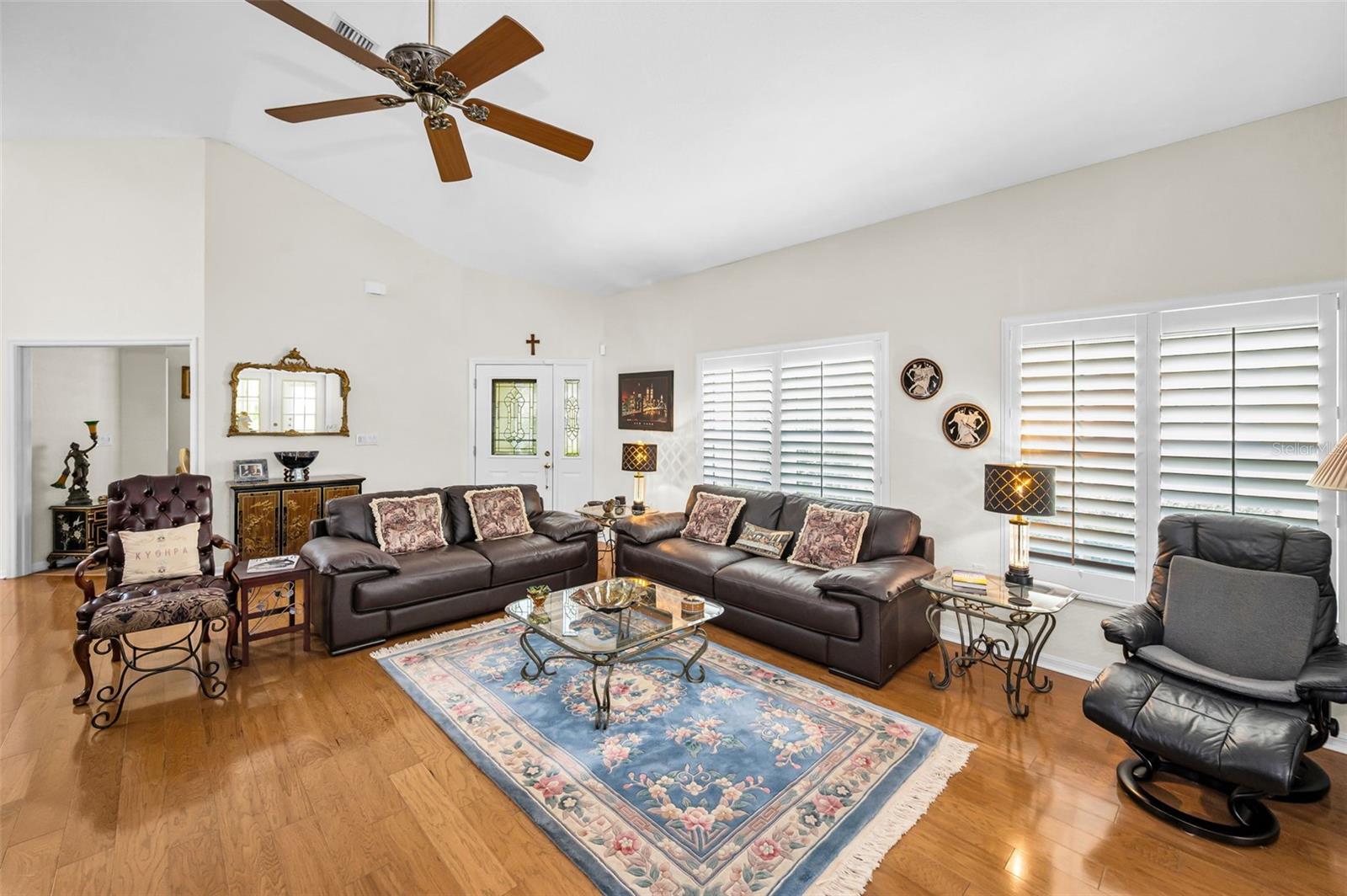 Image 12 of 55 For 1185 Royal Boulevard