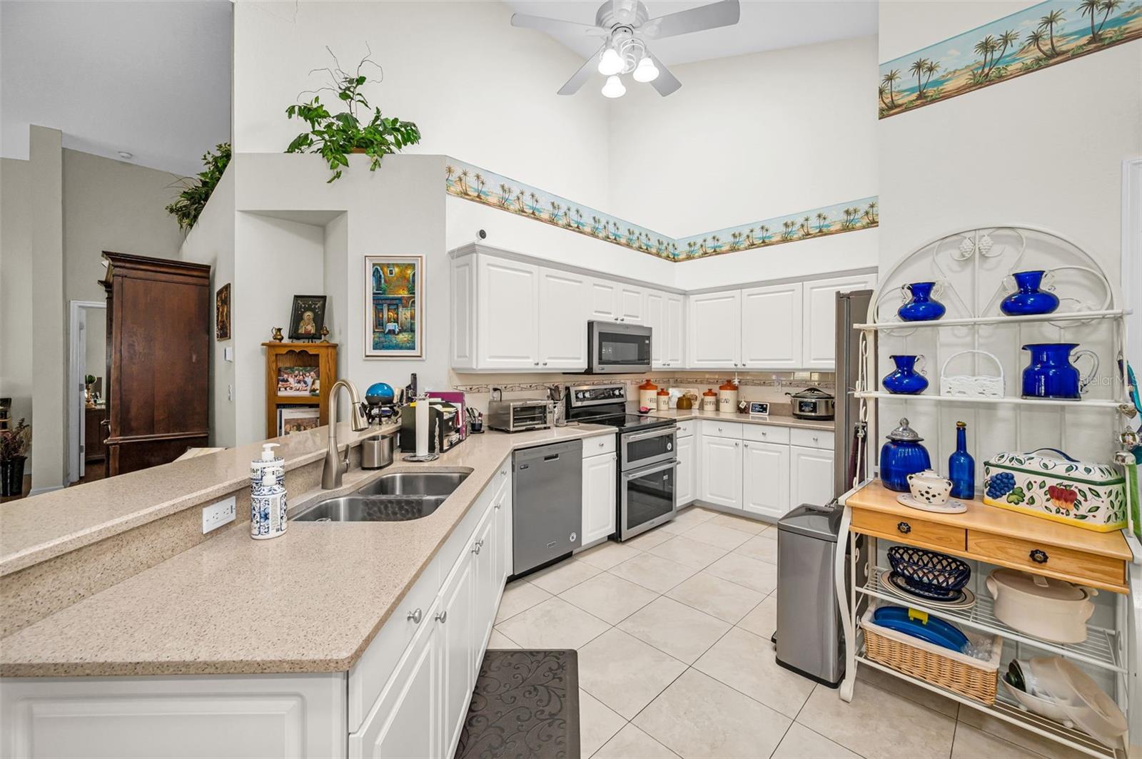 Image 18 of 55 For 1185 Royal Boulevard