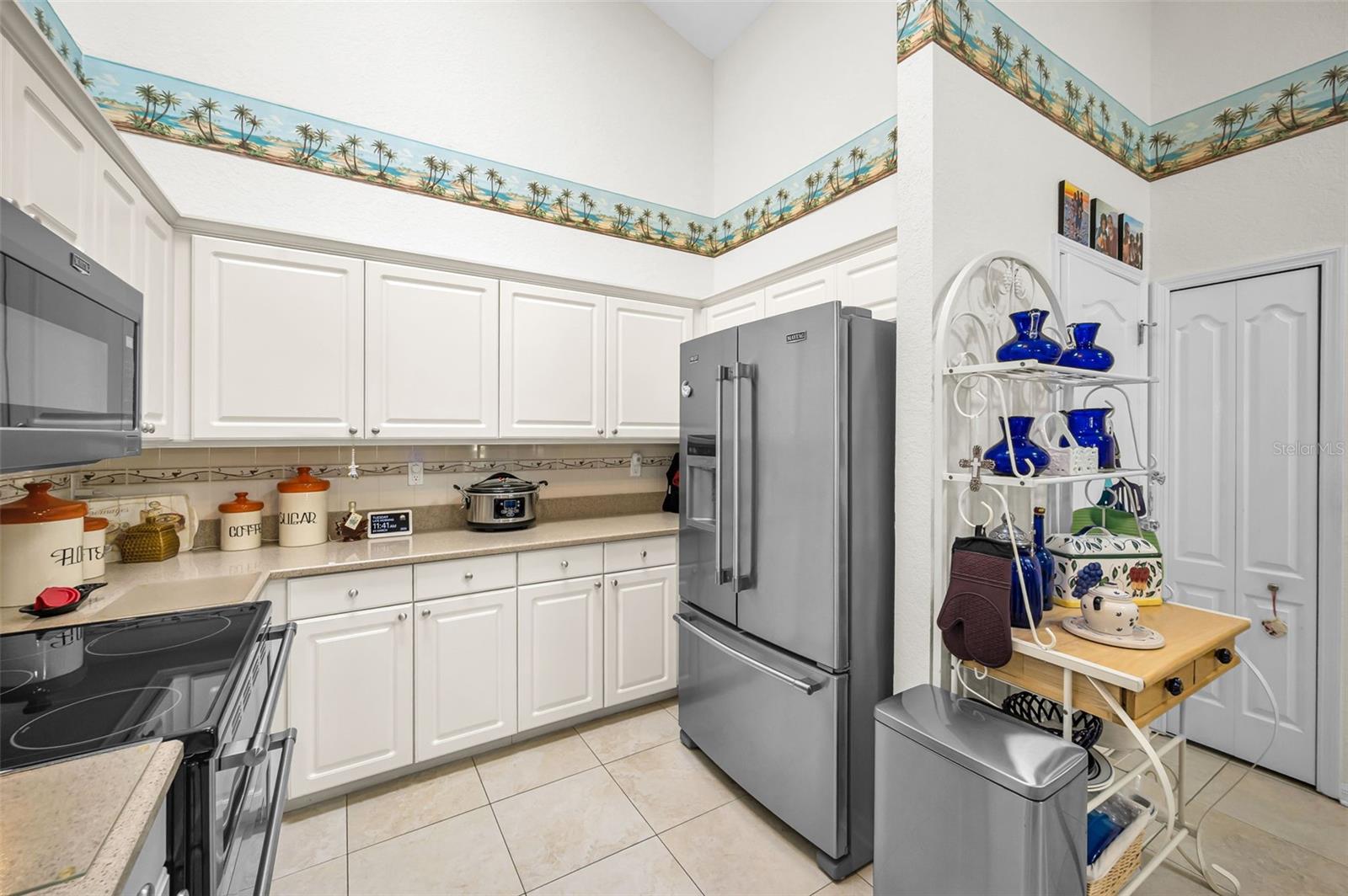 Image 20 of 55 For 1185 Royal Boulevard