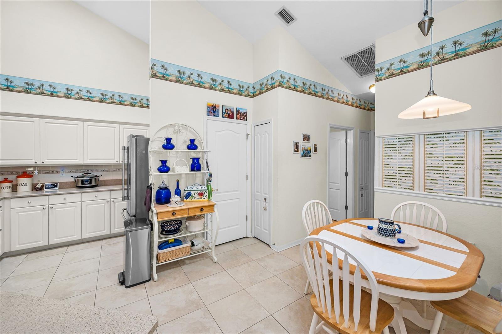 Image 24 of 55 For 1185 Royal Boulevard