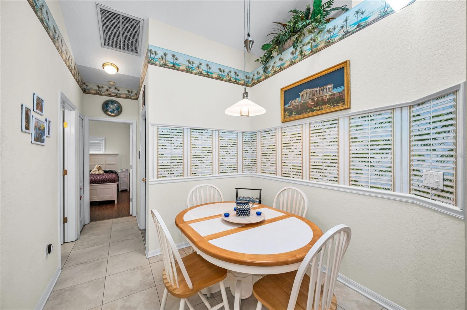 Image 25 of 55 For 1185 Royal Boulevard