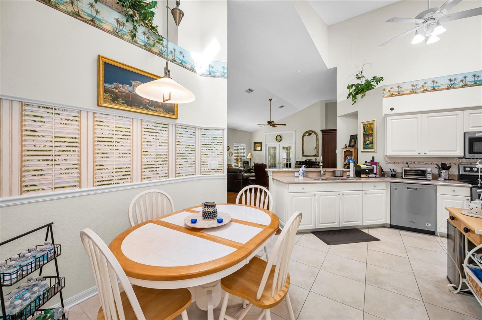 Image 26 of 55 For 1185 Royal Boulevard