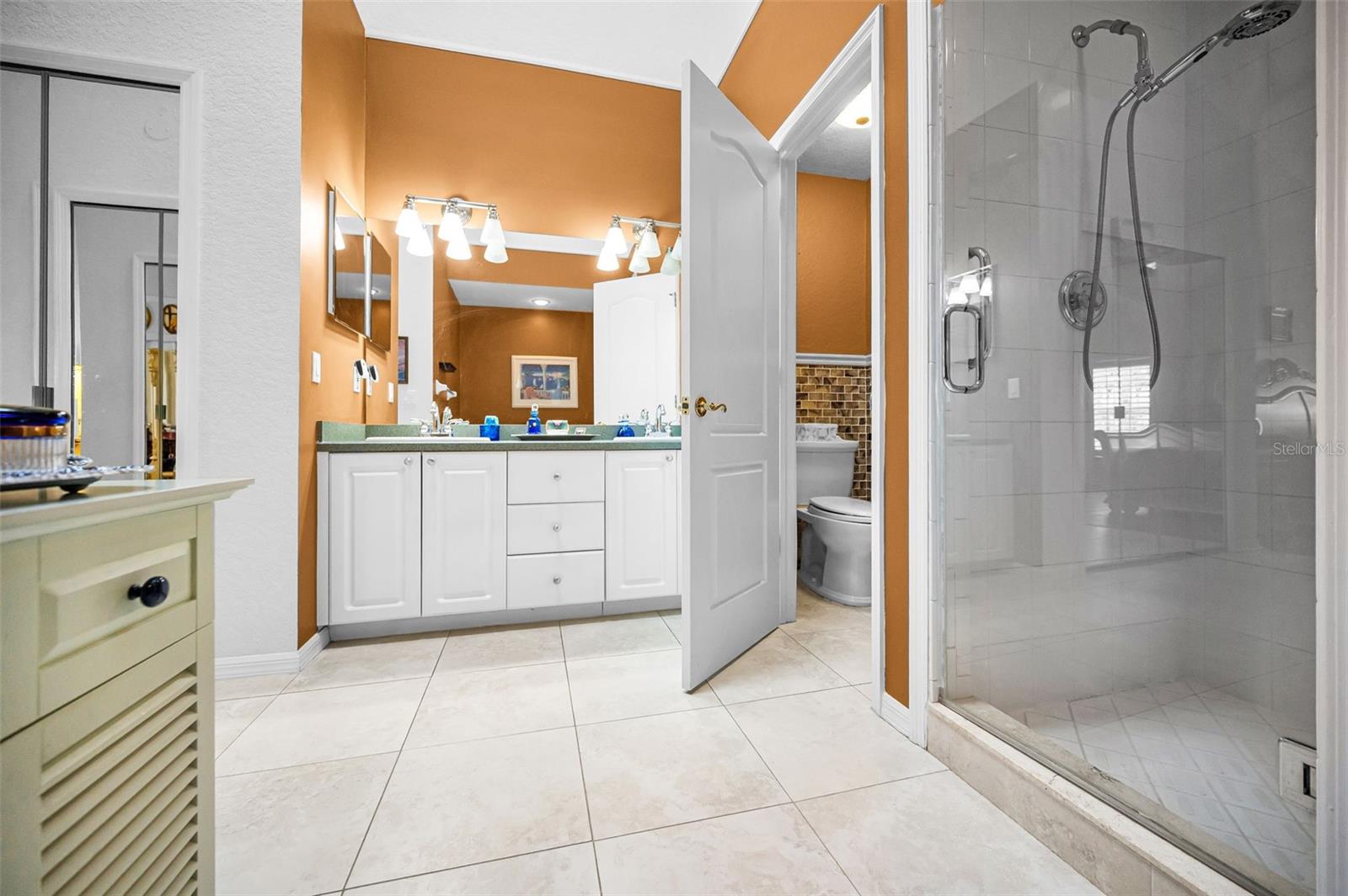 Image 34 of 55 For 1185 Royal Boulevard