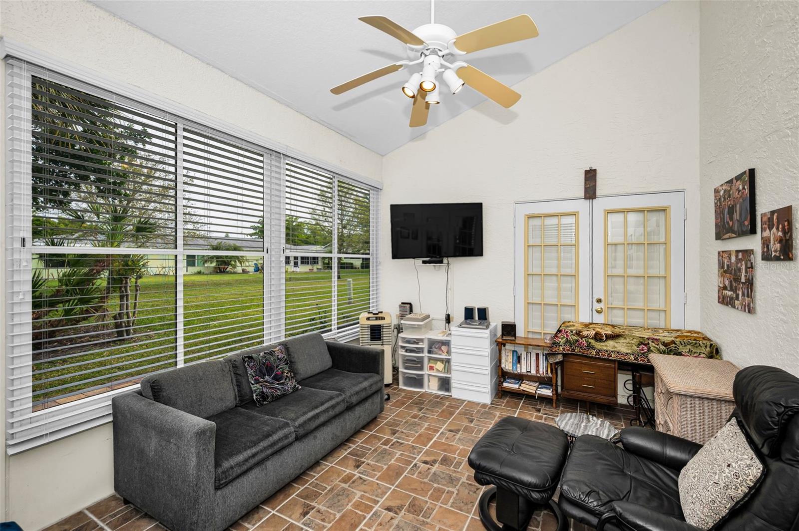 Image 41 of 55 For 1185 Royal Boulevard