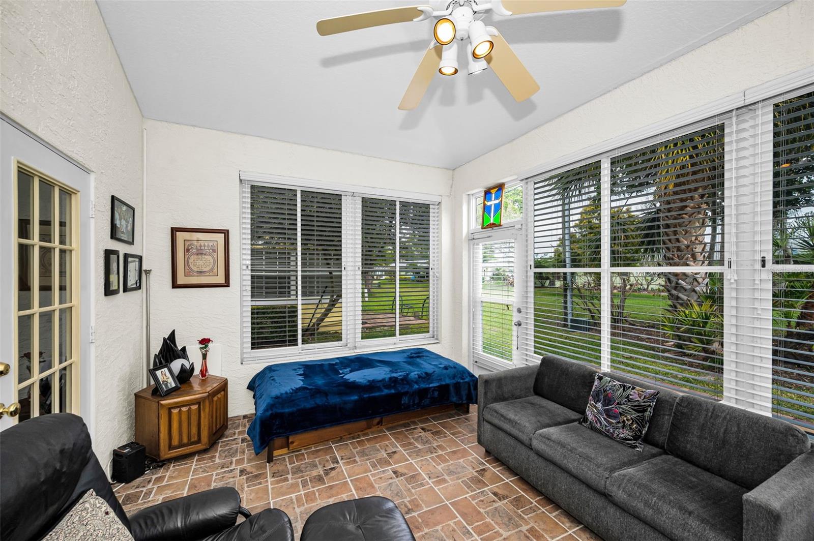 Image 42 of 55 For 1185 Royal Boulevard