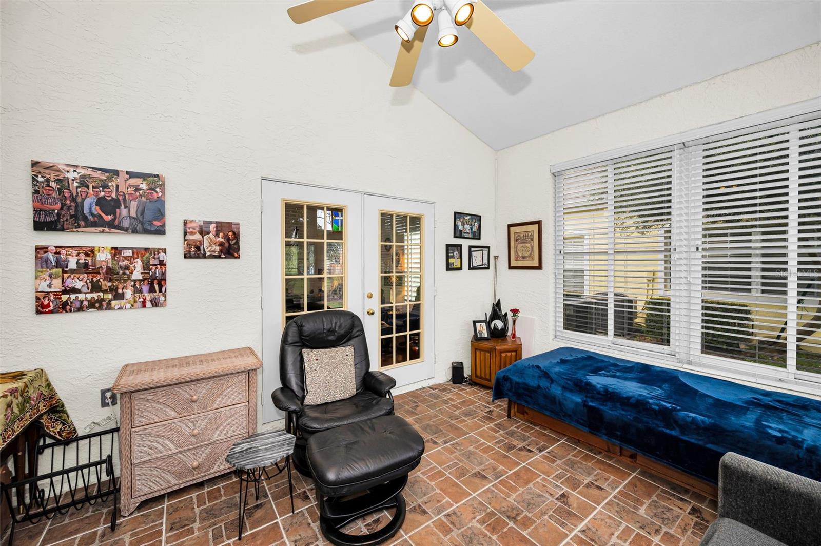 Image 43 of 55 For 1185 Royal Boulevard