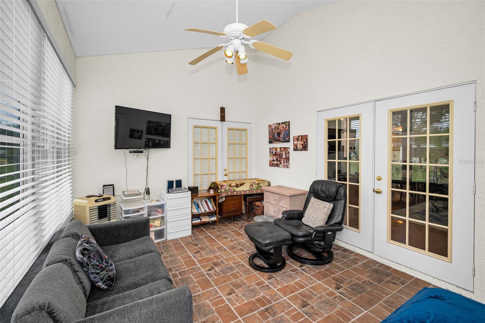 Image 44 of 55 For 1185 Royal Boulevard