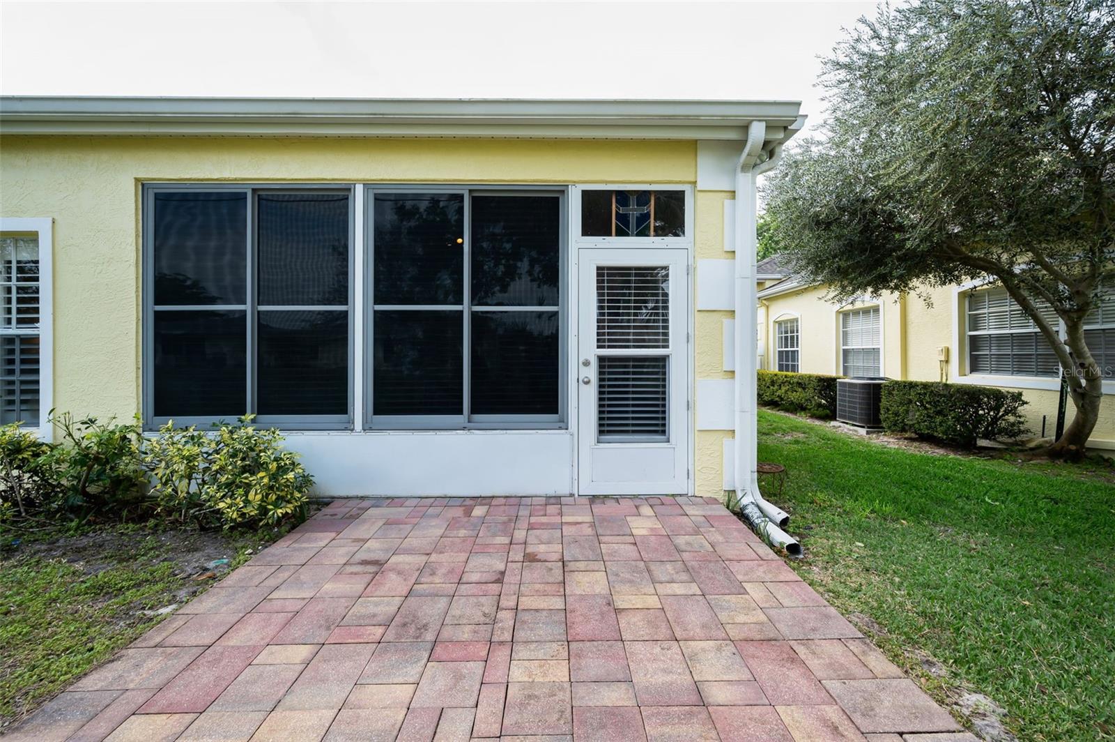 Image 45 of 55 For 1185 Royal Boulevard