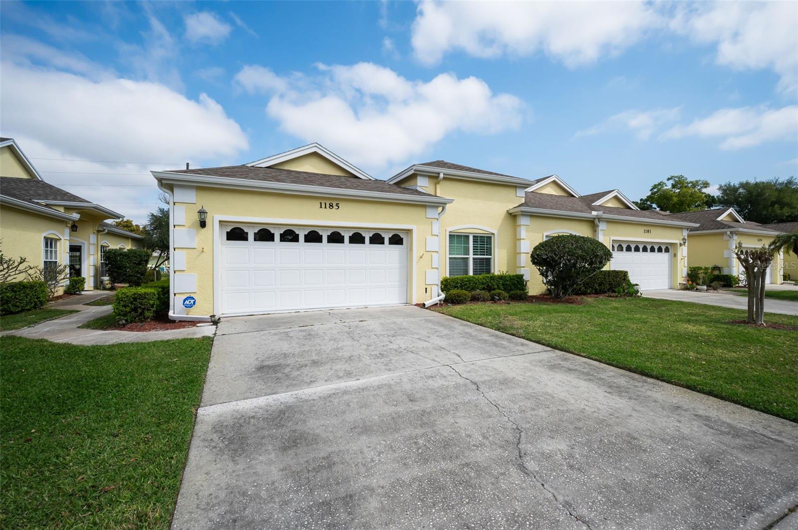 Image 5 of 55 For 1185 Royal Boulevard