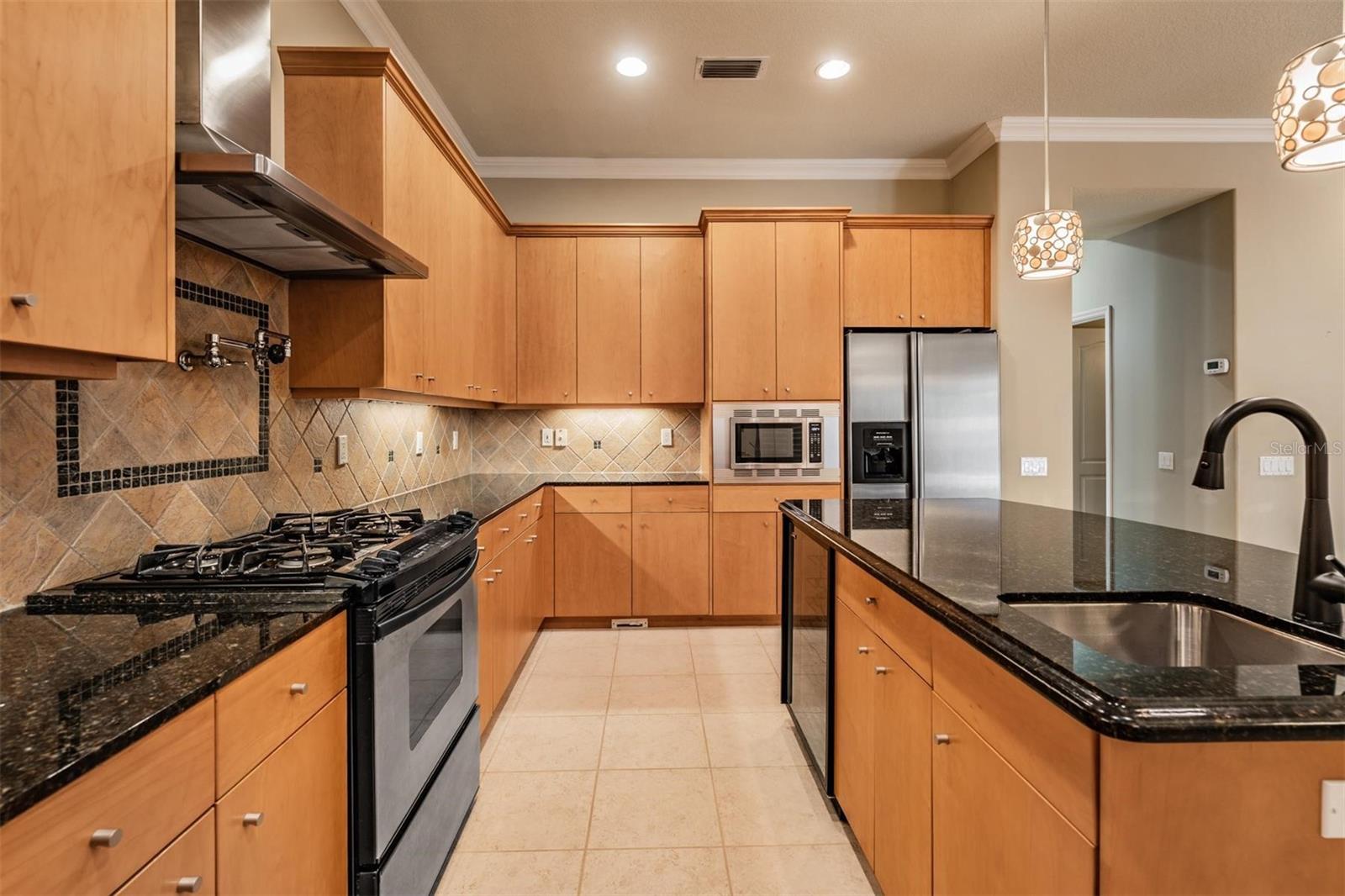 Listing photo id 8 for 3111 Lawn Avenue