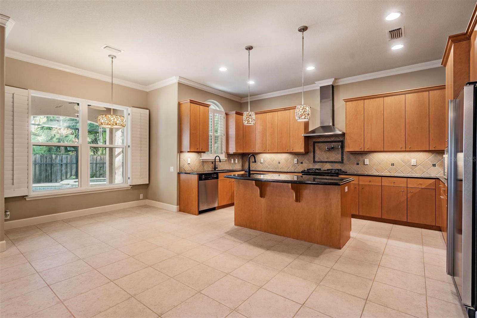 Listing photo id 9 for 3111 Lawn Avenue