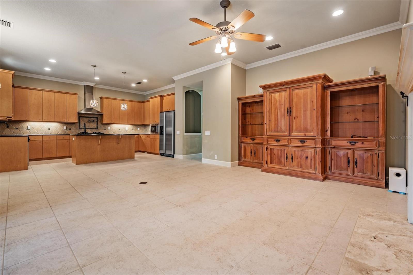 Listing photo id 10 for 3111 Lawn Avenue