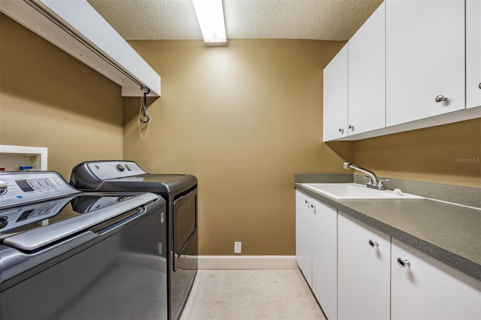 Listing photo id 26 for 3111 Lawn Avenue