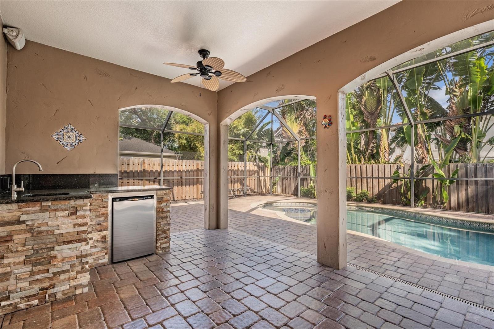 Listing photo id 35 for 3111 Lawn Avenue