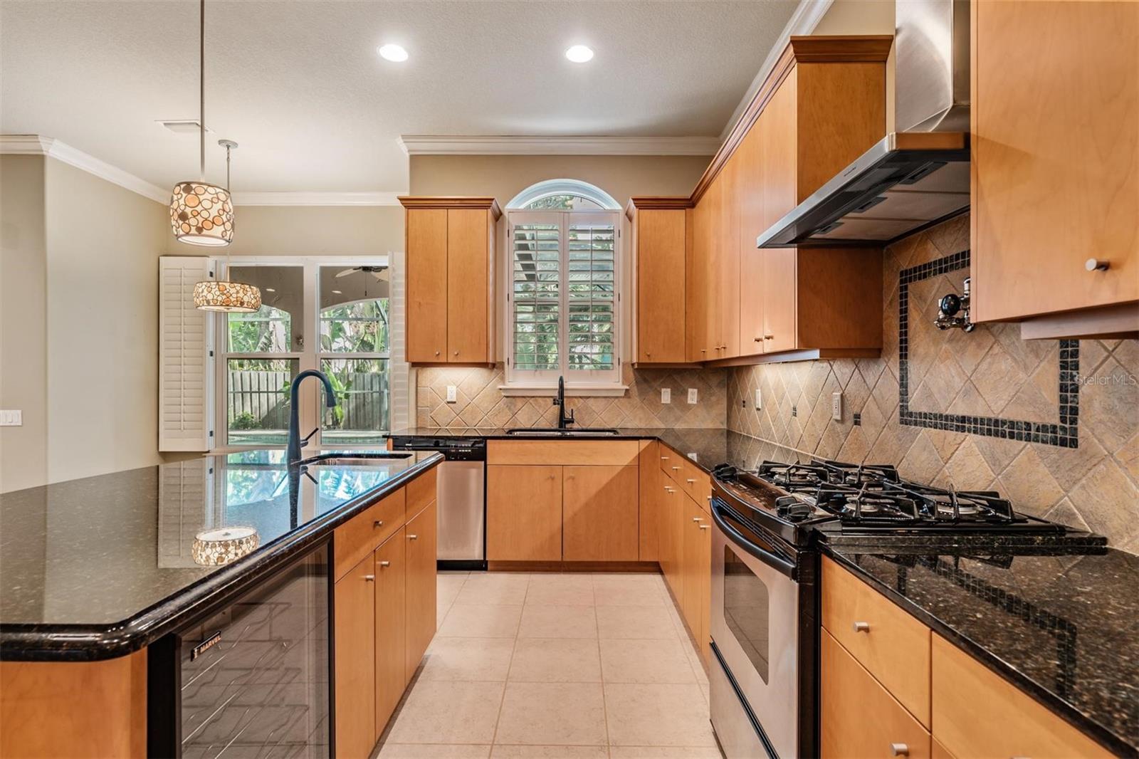 Listing photo id 6 for 3111 Lawn Avenue