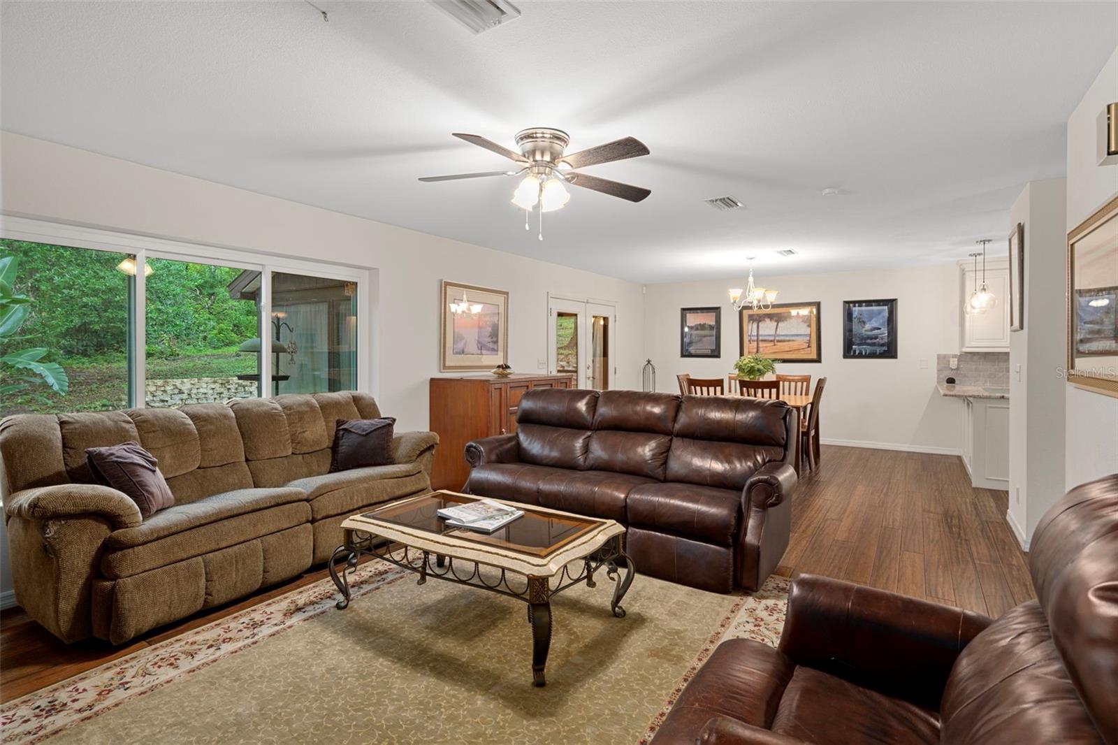 Image 11 of 60 For 15839 Powerline Road