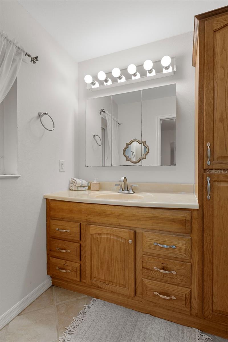 Image 29 of 60 For 15839 Powerline Road