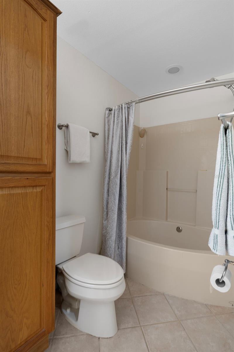 Image 31 of 60 For 15839 Powerline Road