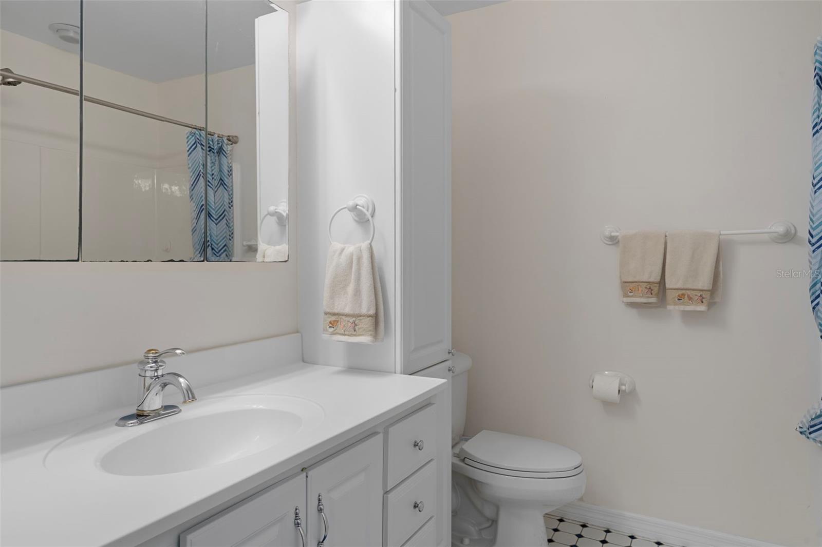 Image 36 of 60 For 15839 Powerline Road