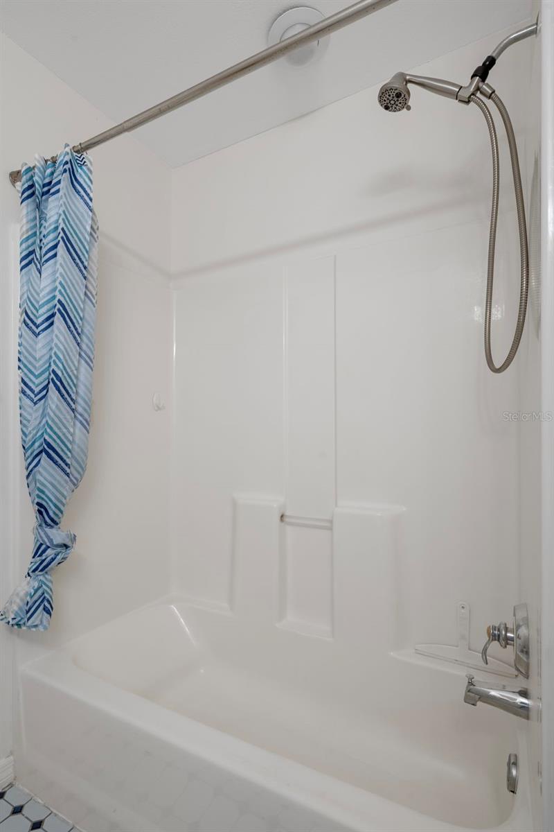 Image 39 of 60 For 15839 Powerline Road