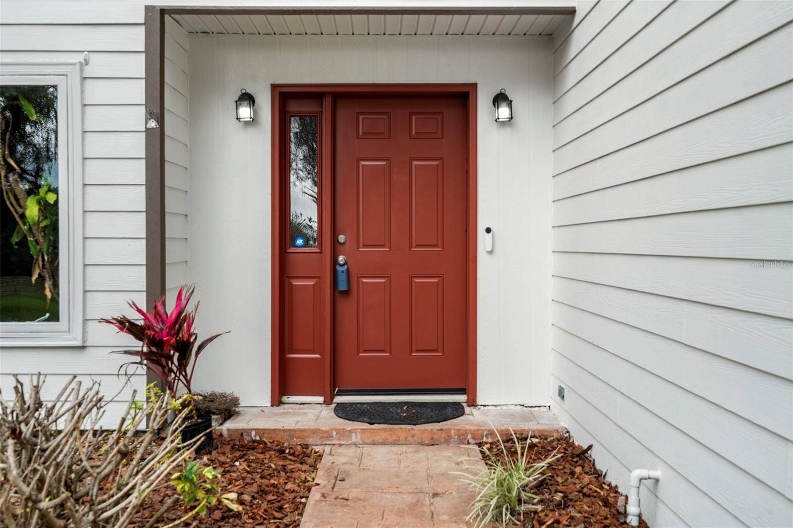 Image 4 of 60 For 15839 Powerline Road