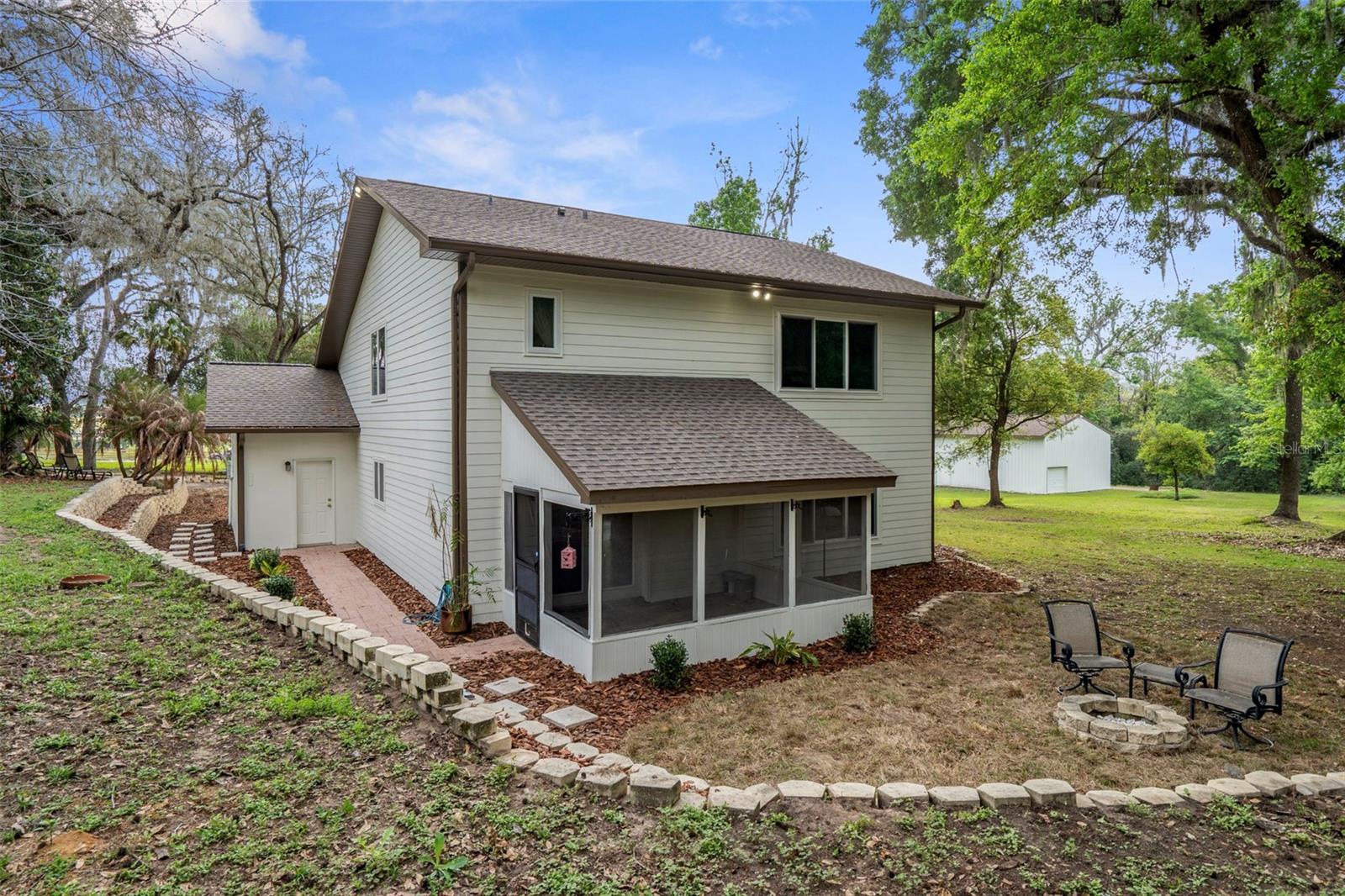 Image 44 of 60 For 15839 Powerline Road