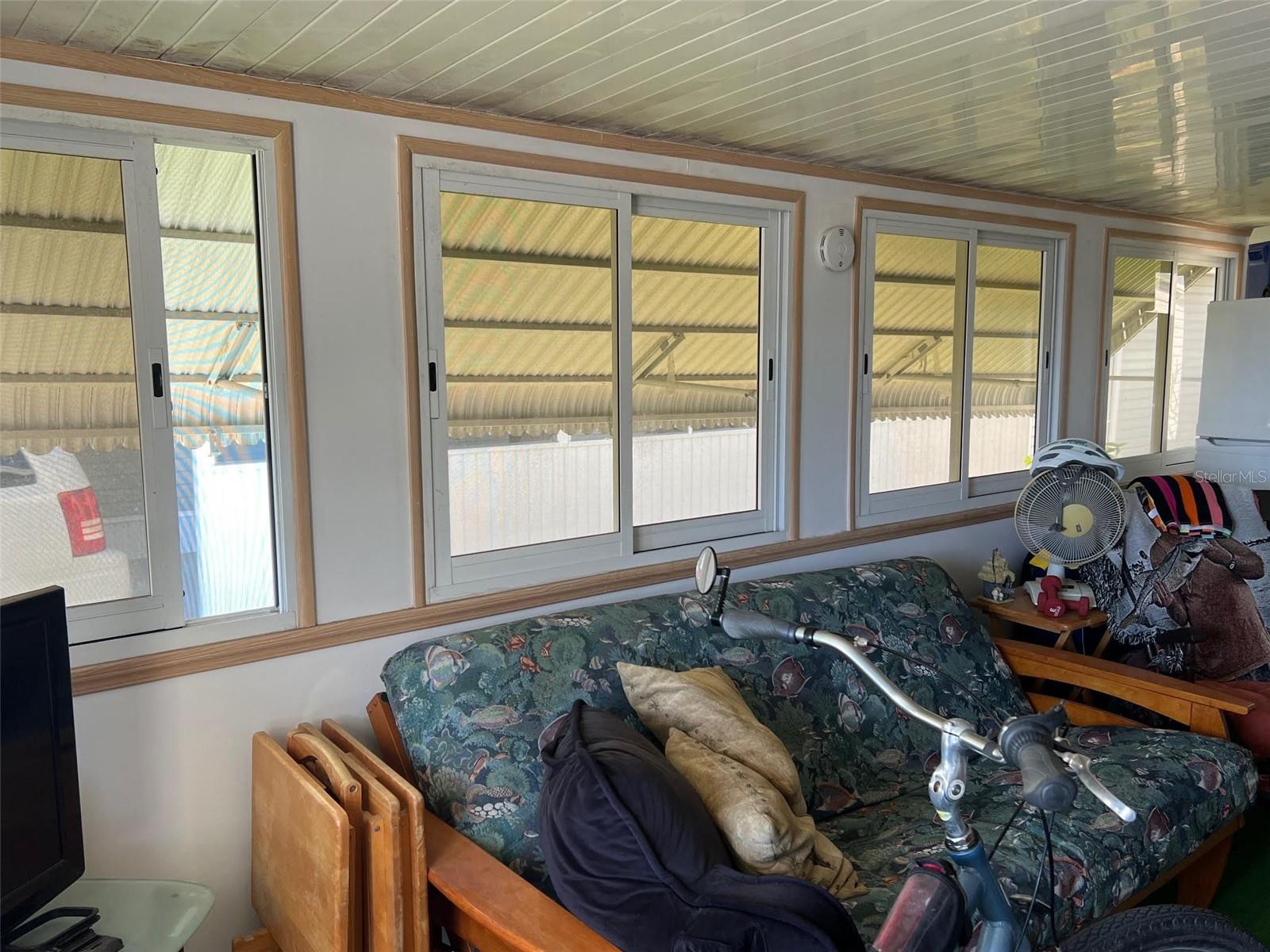 Listing photo id 8 for 11300 124th Avenue 95