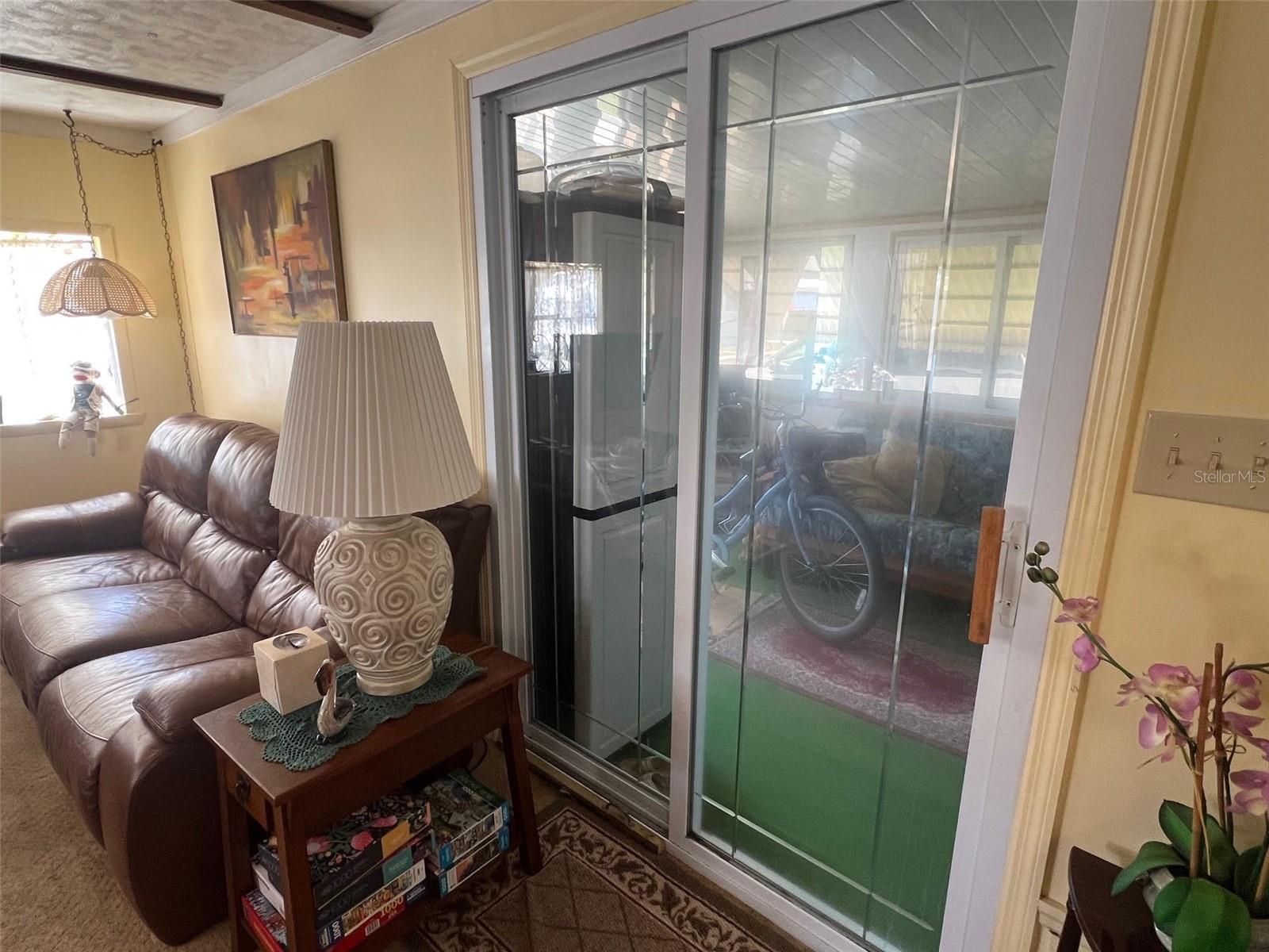 Listing photo id 11 for 11300 124th Avenue 95