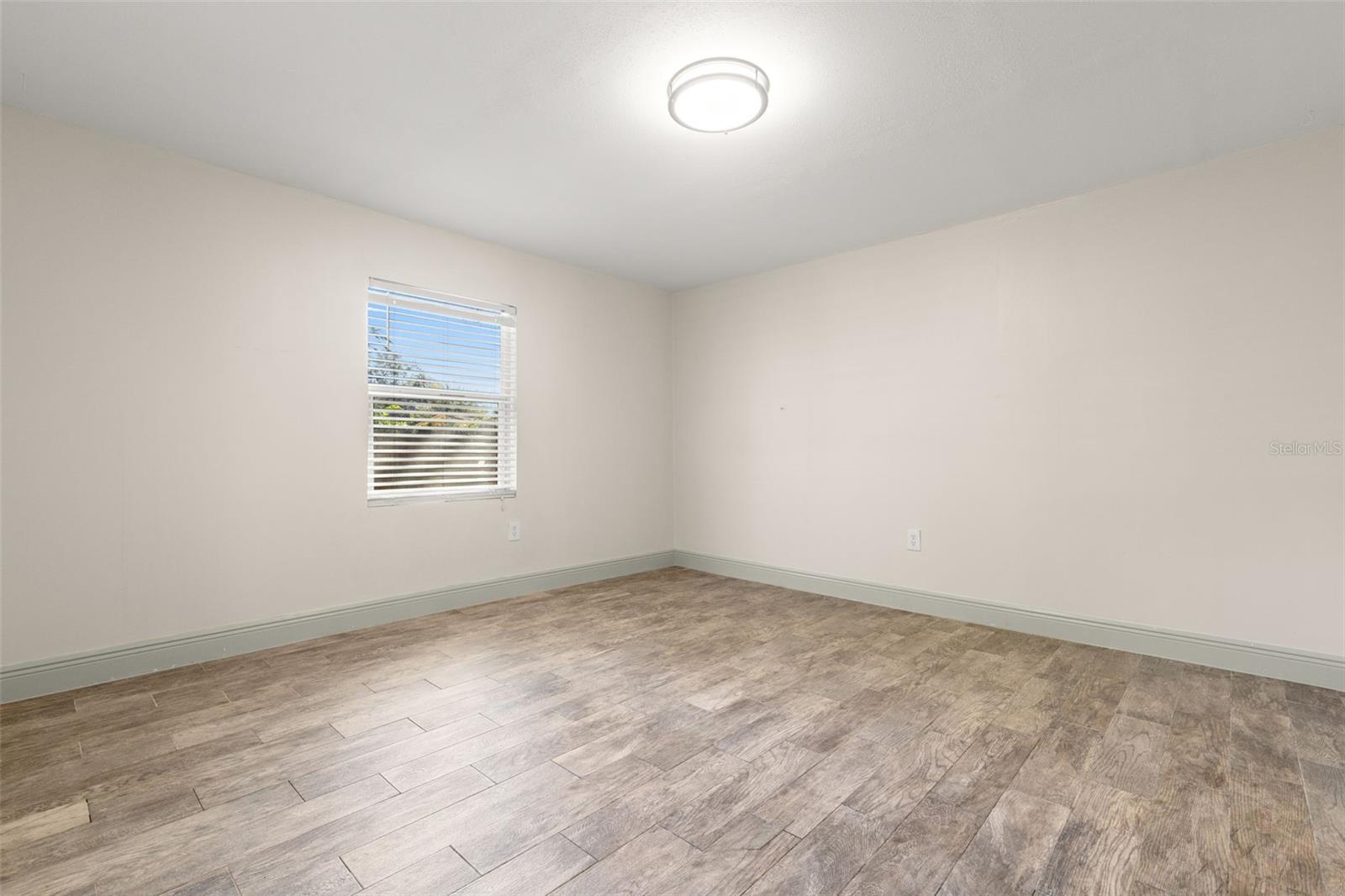 Image 17 of 29 For 8507 Claonia Street