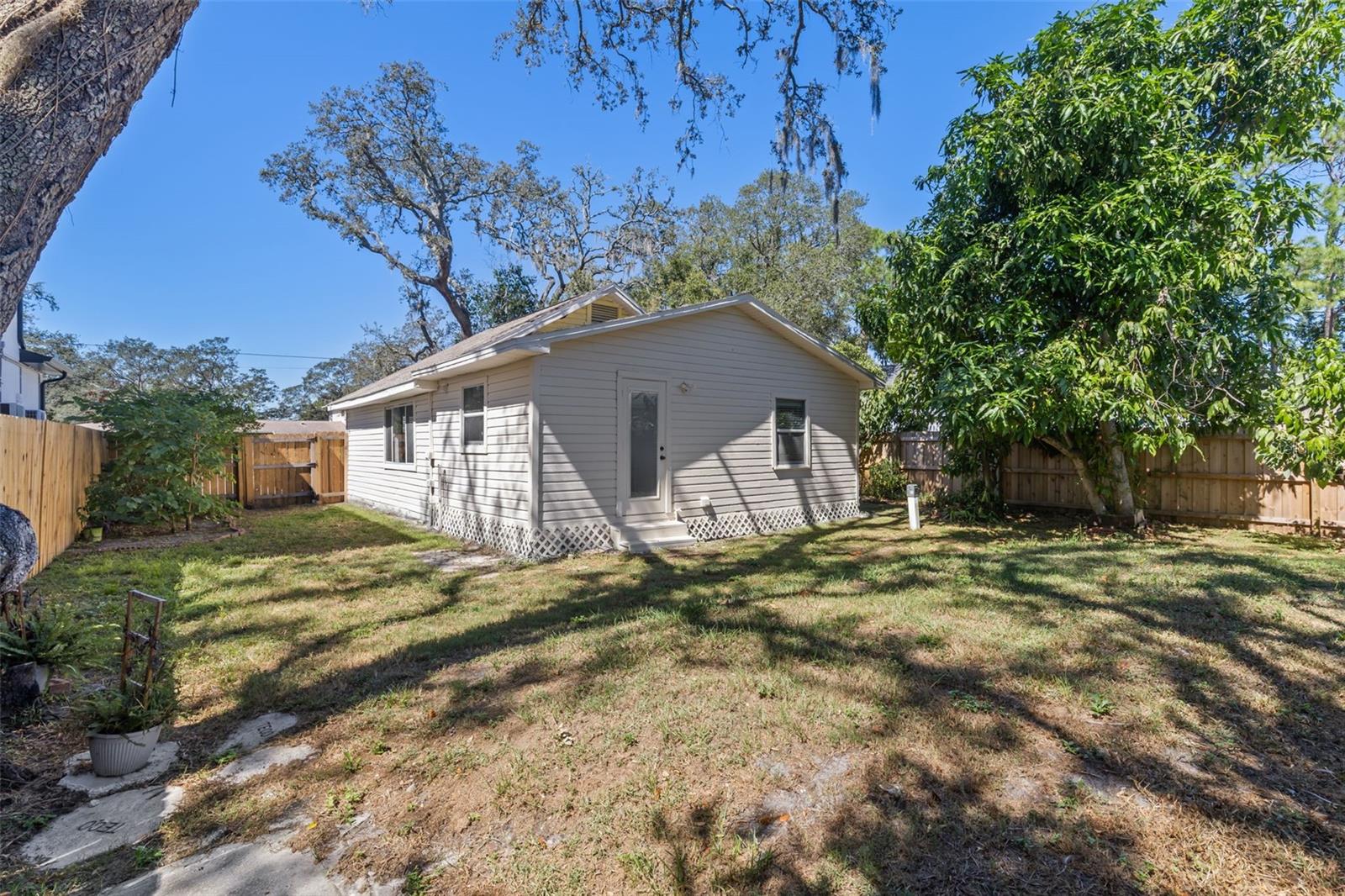 Image 24 of 29 For 8507 Claonia Street